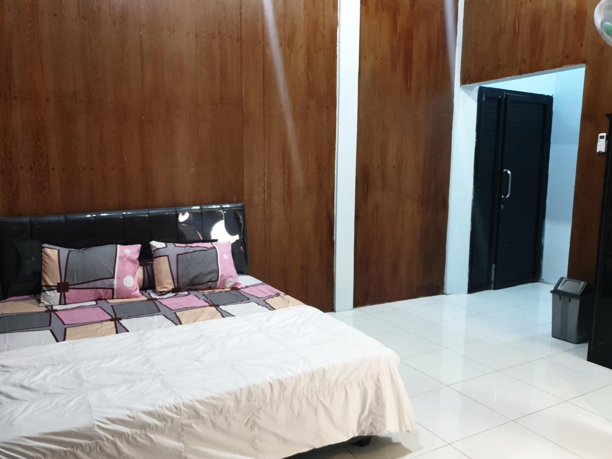 Capital O 92612 Penginapan D'Alas Purwo & Beachnearpadang Savana Sadengan Banyuwangi  Exterior foto